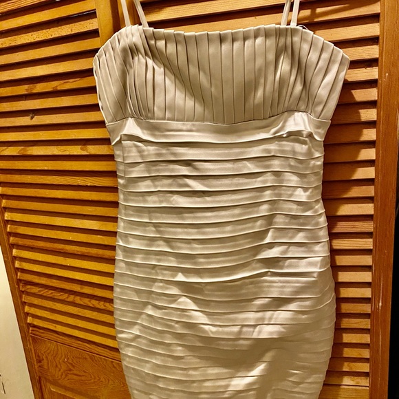 Formal Calvin Klein dress - Picture 1 of 3